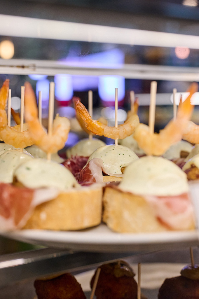 pintxos en la cervecería Arambarri en Bilbao